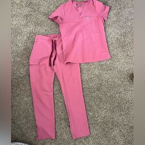 Figs scrub set in mauve
